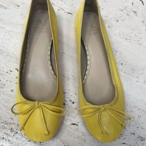 10022 Shoe Saks Fifth Avenue flats